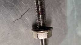 12_Schraube_einkürzen.jpg 12_Schraube_einkürzen.jpg
